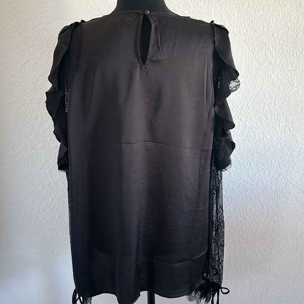 Black Lace Long Sleeve Top with Shoulder Cutout Size XLarge - Picture 4 of 8